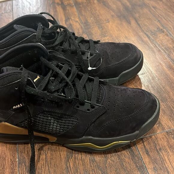 Jordan mars 270 size 10.5 black & gold men’s size 10 upper in great shape main image 12